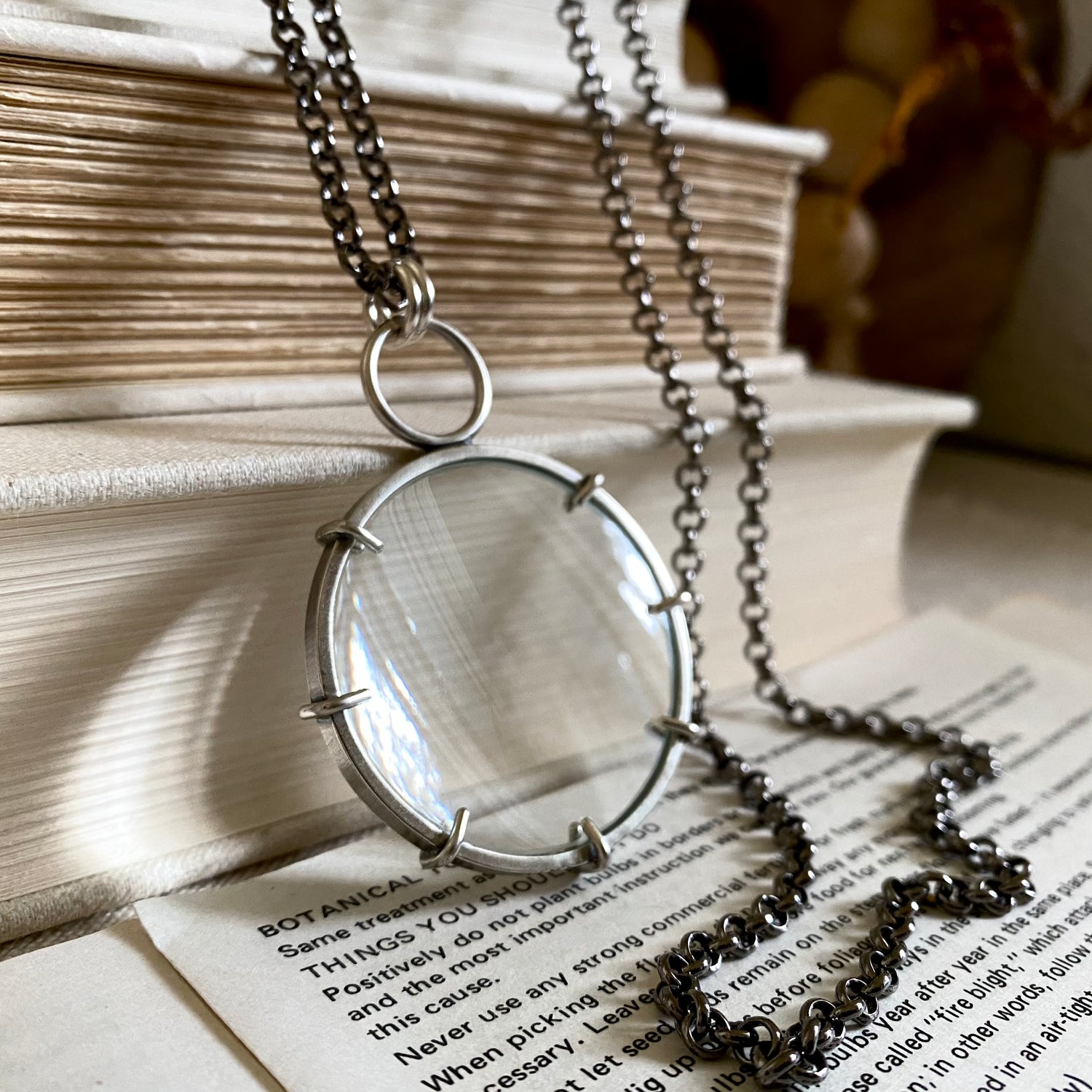 Magnifiers / Monocles