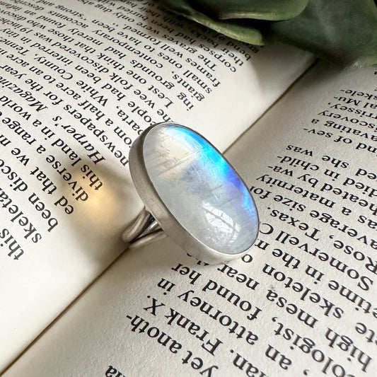 Moonstone Ring - Sterling Silver - Sz 8