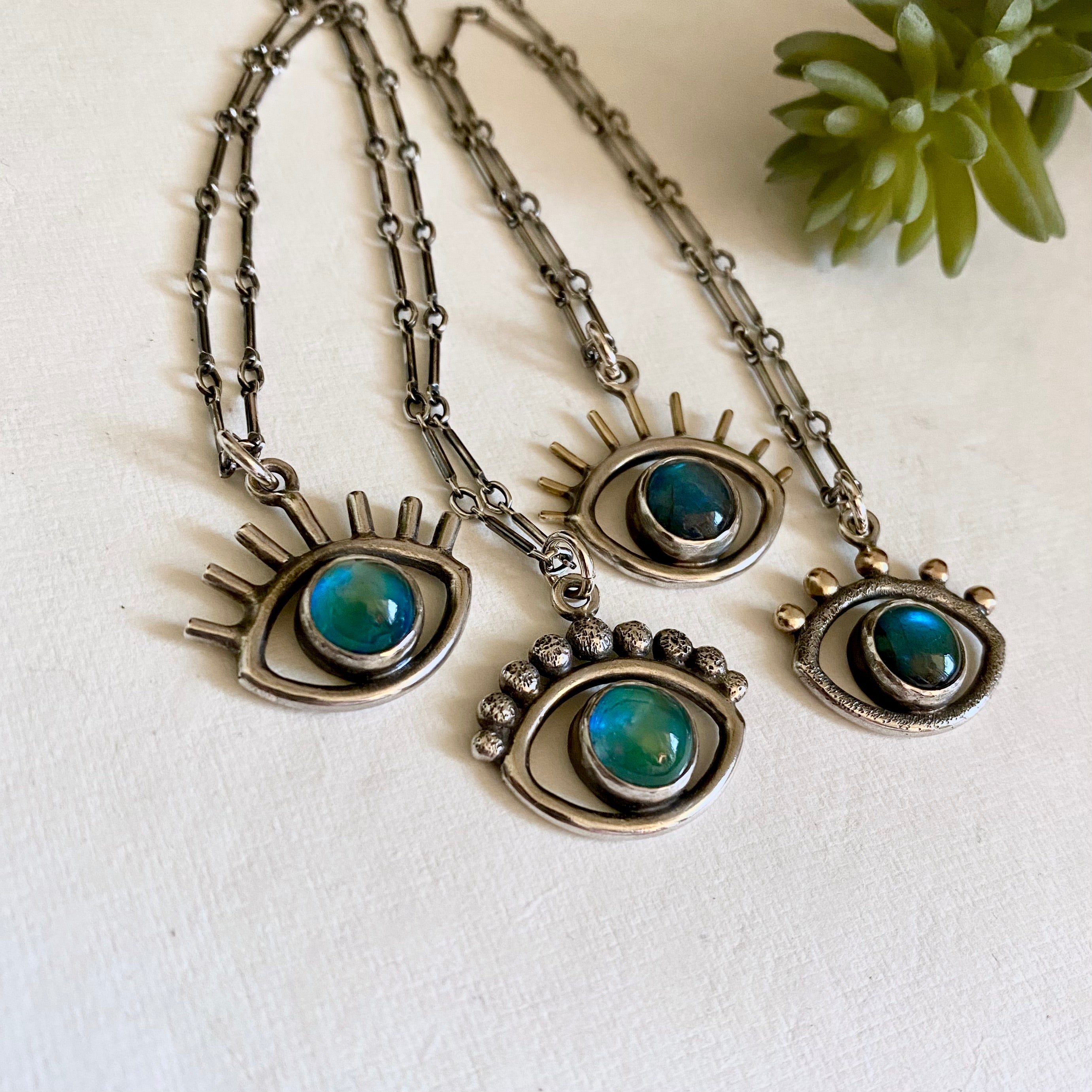 MOOD STONE Eye Necklace - Color-Changing GEMSTONE Mood Jewelry - Sterl -  Polly Simon